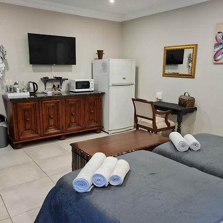 House Mulberry Guesthouse Pretoria-Noord Oda fotoğraf